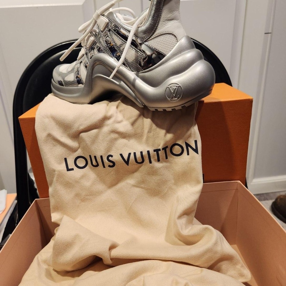 Louis Vuitton Silver/White Mesh and Leather Archlight Sneakers Size 39 - Picture 5 of 11